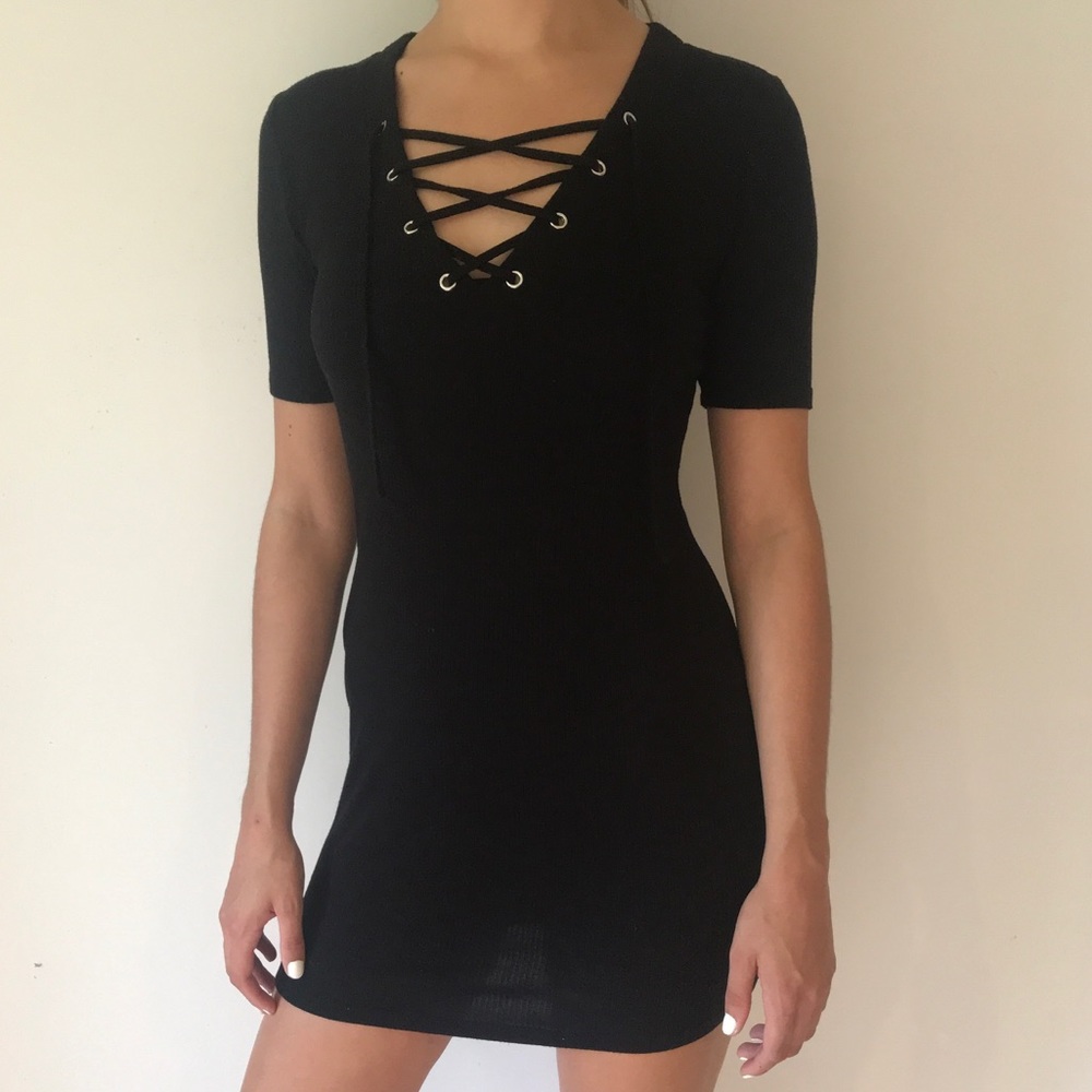 Black Bodycon Dress with Crisscross Detail 🖤